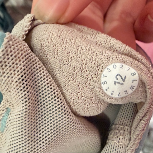 Excellent condition Lululemon Free To Be wild Rip tide/ Sea steel Bra Size: 12 - Picture 7 of 7